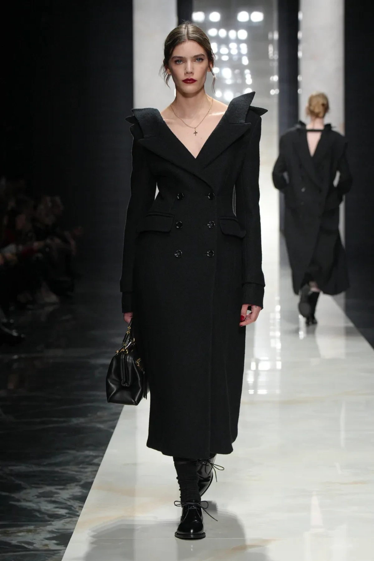 Μιλάνο σε ρυθμούς fashion: Οι συλλογές που «γράφουν» το φετινό φθινόπωρο