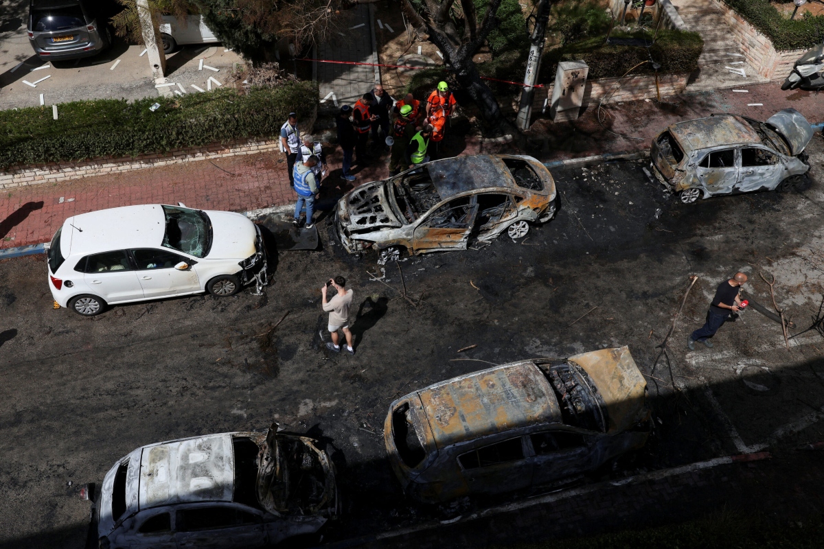 Εκρήξεις από ιρανικές βόμβες διασποράς στο κεντρικό Ισραήλ–Οι ΗΠΑ βομβάρδισαν αποθήκες πυρομαχικών