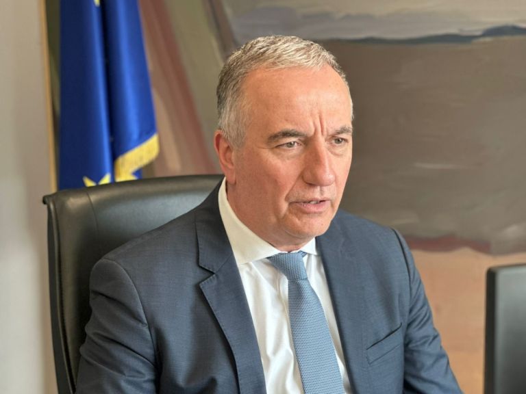 Μήνυμα ελπίδας και ενότητας από τον Σταύρο Καλαφάτη για το Πάσχα