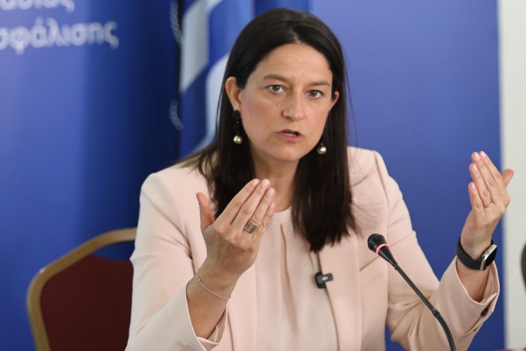 Κατώτατος μισθός: Στόχος τα 950 ευρώ το 2027, παραδείγματα για όλες τις ηλικιακές κατηγορίες