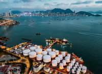 Από βαρέλια σε μόρια: Το αναδυόμενο πολυενεργειακό μοντέλο εξαγωγών του Κόλπου