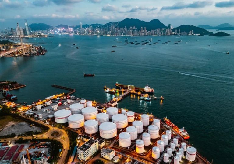 Από βαρέλια σε μόρια: Το αναδυόμενο πολυενεργειακό μοντέλο εξαγωγών του Κόλπου