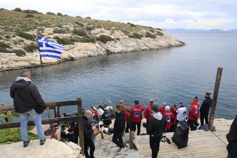 Λιμανάκια Βουλιαγμένης: Εντοπίστηκε στο Πηγάδι του Διαβόλου η σορός του 34χρονου δύτη