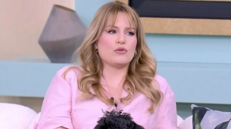 Σοκάρει η Βέρα Μακρομαρίδου: “Η μητέρα μου πέθανε από καρκίνο χωρίς ποιότητα ζωής”