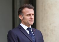 Ο Μακρόν αμφισβητεί τις ΗΠΑ για Ιράν και ανακοινώνει αύξηση των γαλλικών πυρηνικών