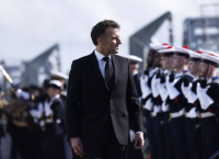 Μακρόν: «Για να είμαστε ελεύθεροι πρέπει να μας φοβούνται» — Η Γαλλία αυξάνει τα πυρηνικά όπλα