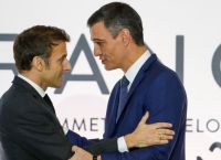 Μακρόν – Σάντσεθ ενώνουν Ευρώπη εναντίον αμερικανο‑ισραηλινών επιθέσεων στο Ιράν