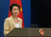 Κινεζική Παρέμβαση για το Ιράν: Καλεί να Σταματήσουν οι Μάχες και να Αποφύγει την Κλιμάκωση