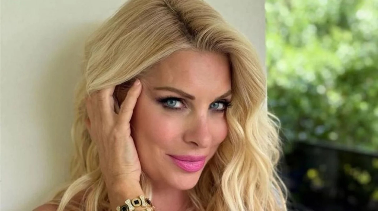 Η Μενεγάκη ξεσπά: «Η προσωπική μου ζωή δεν είναι για τα φώτα – Τέλος τα σενάρια χωρισμού με τον Παντζόπουλο!»