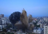 Το Ιράν έπληξε στρατιωτικές βάσεις σε Άμπου Ντάμπι, Μπαχρέιν,Κουβέιτ,στις φλόγες και το λιμάνι της Φουτζάιρα