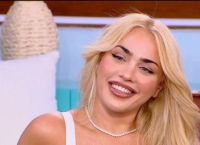 Η Κόνι Μεταξά θέλει να αλλάξει το τραγούδι γενεθλίων: Ποιος χ@στηκε να σκορπίζει της γνώσης το φως;