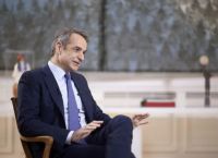 Πόλεμος, φόβος και κάλπες: Η ανησυχία για τη Μέση Ανατολή ανεβάζει τη ΝΔ και παγώνει την αντιπολίτευση