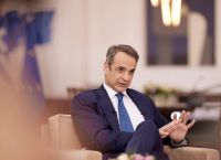 War fears boost New Democracy, leave opposition stalled