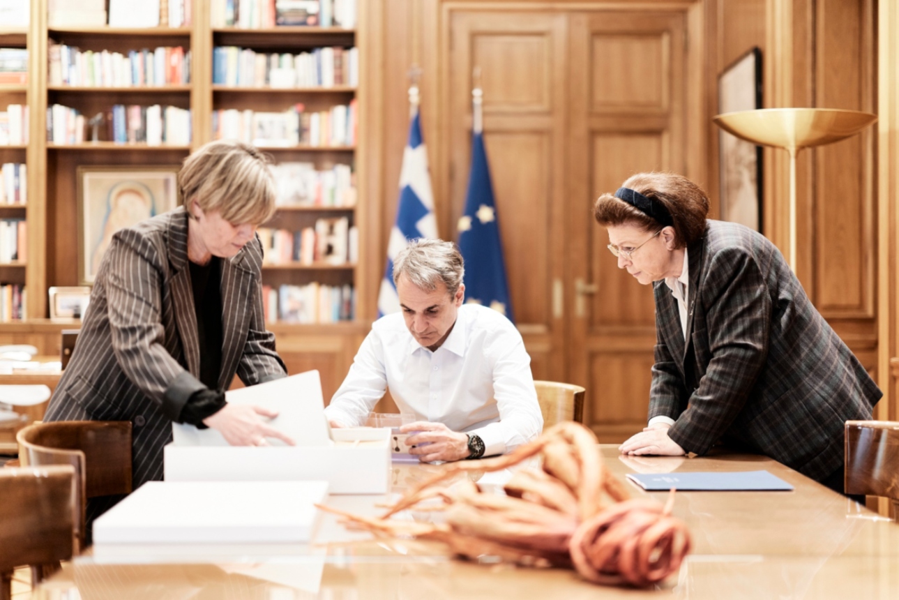 Μητσοτάκης για φωτογραφίες Καισαριανής: Ένιωσα συγκίνηση, ρίγος αλλά και υπερηφάνεια