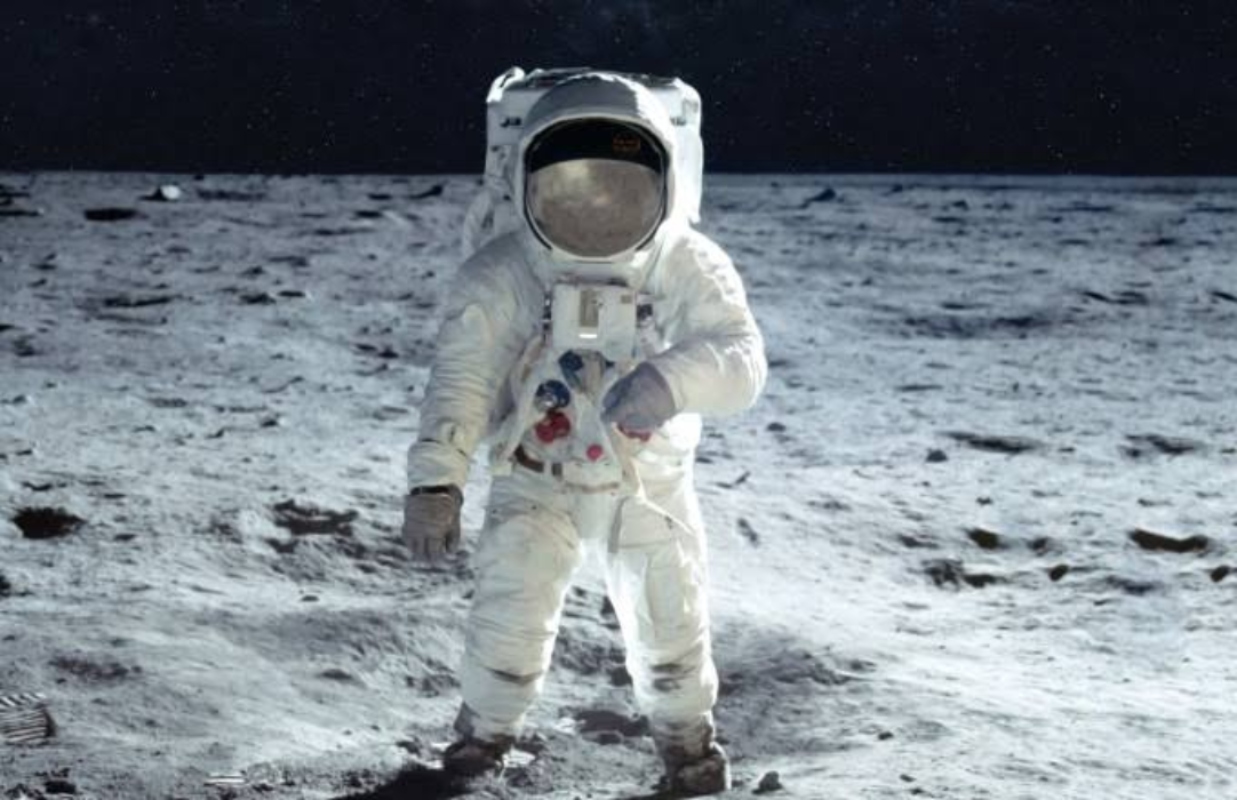 Επιστροφή στη Σελήνη υπό τη σκιά του πολέμου: Το μεγάλο βήμα της ανθρωπότητας μέσα σε παγκόσμια αγωνία