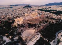 Markets Show Confidence in Greece Amid Wartime Uncertainty