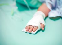 Υπόθεση-σοκ στην Πάτρα: Συνελήφθη η μητέρα – Τραύματα και δαγκωματιές στο μωρό