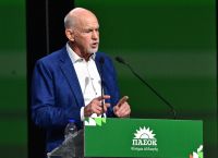 Παπανδρέου στο συνέδριο: «Το ΠΑΣΟΚ επιστρέφει για να αλλάξει τον τρόπο που λειτουργεί η χώρα»