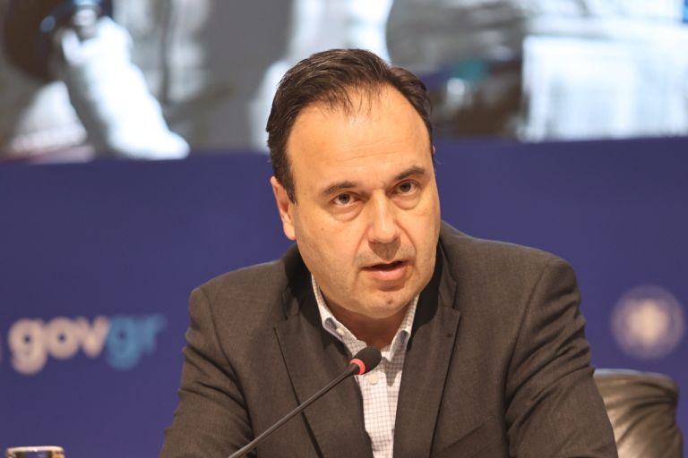 Παπαστεργίου: Νέο νομοσχέδιο φέρνει ταχύτερο ίντερνετ και λιγότερη γραφειοκρατία – Τι αλλάζει