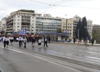 25η Μαρτίου: Μαθητική παρέλαση στην Αθήνα – Χιλιάδες κόσμου και εντυπωσιακές εικόνες