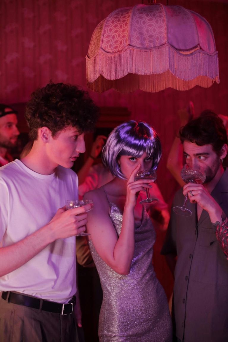 Ανήλικοι: Τα πάρτι θα δηλώνονται online