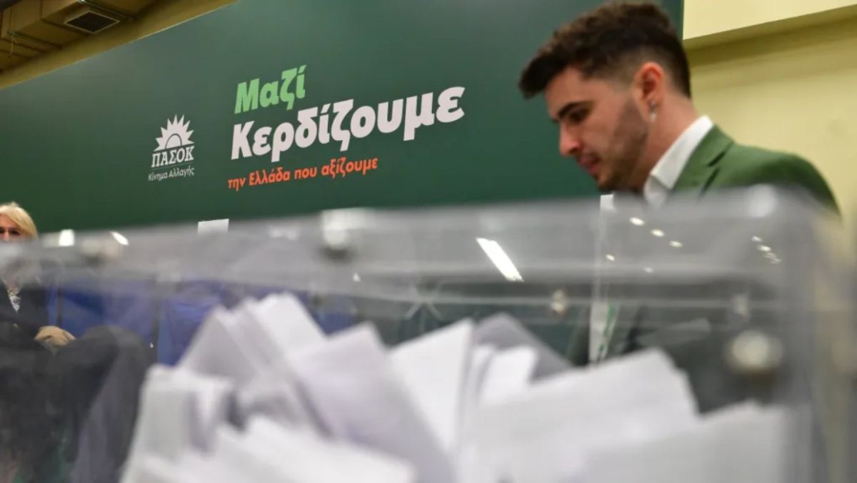 Κεντρική Επιτροπή ΠΑΣΟΚ: «Σταυροί, ισορροπίες και το νέο κέντρο εξουσίας»