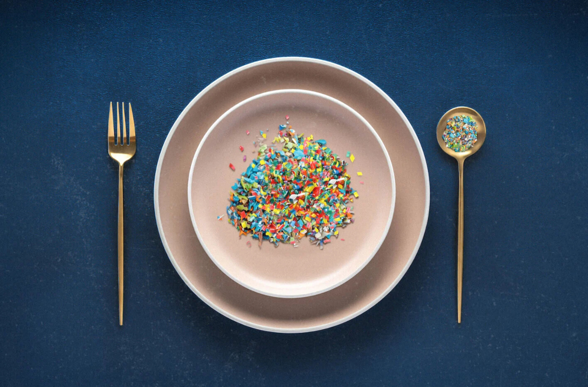 The Plastic Detox: Πώς τα πλαστικά μπαίνουν στο μικροσκόπιο της γονιμότητας