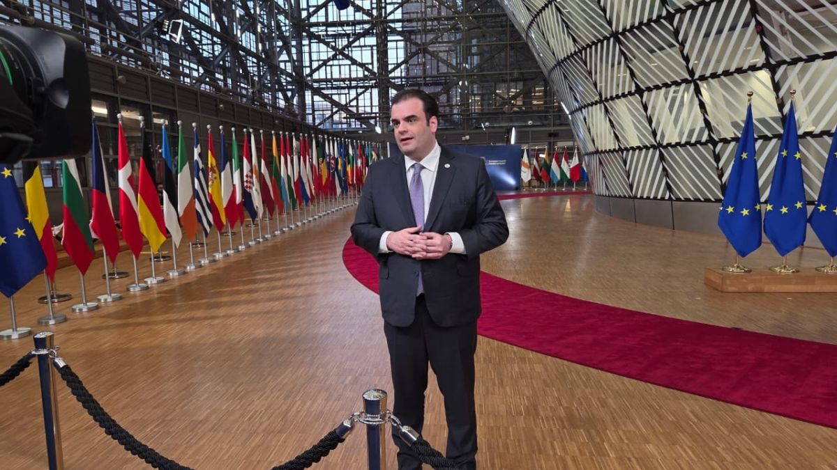 Πιερρακάκης: «Πρέπει να εστιάσουμε στο πώς θα στηρίξουμε τα νοικοκυριά, τις επιχειρήσεις και τους πολίτες»