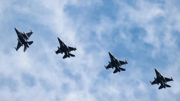 Συναγερμός στην Κύπρο για ύποπτο UAV: Απογειώθηκαν τα ελληνικά F16 – Πτήση της Aegean επέστρεψε στην Αθήνα