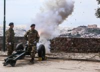 25η Μαρτίου: Με 21 κανονιοβολισμούς από τον Λυκαβηττό ξεκίνησαν οι εκδηλώσεις [vid]