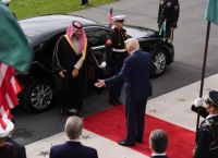 Οι σύμμαχοι του Κόλπου πιέζουν τον Τραμπ: «Όχι τέλος πολέμου χωρίς εξουδετέρωση του Ιράν»