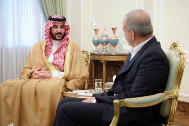 Σαουδική Αραβία προς Ιράν: «Μην μας επιτεθείτε» – Προειδοποίηση για στρατιωτικά αντίποινα