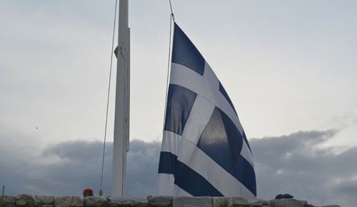 Εθνική Επέτειος Ελλάδας: Σε κλίμα συγκίνησης η έπαρση της σημαίας στον Ιερό Βράχο της Ακρόπολης