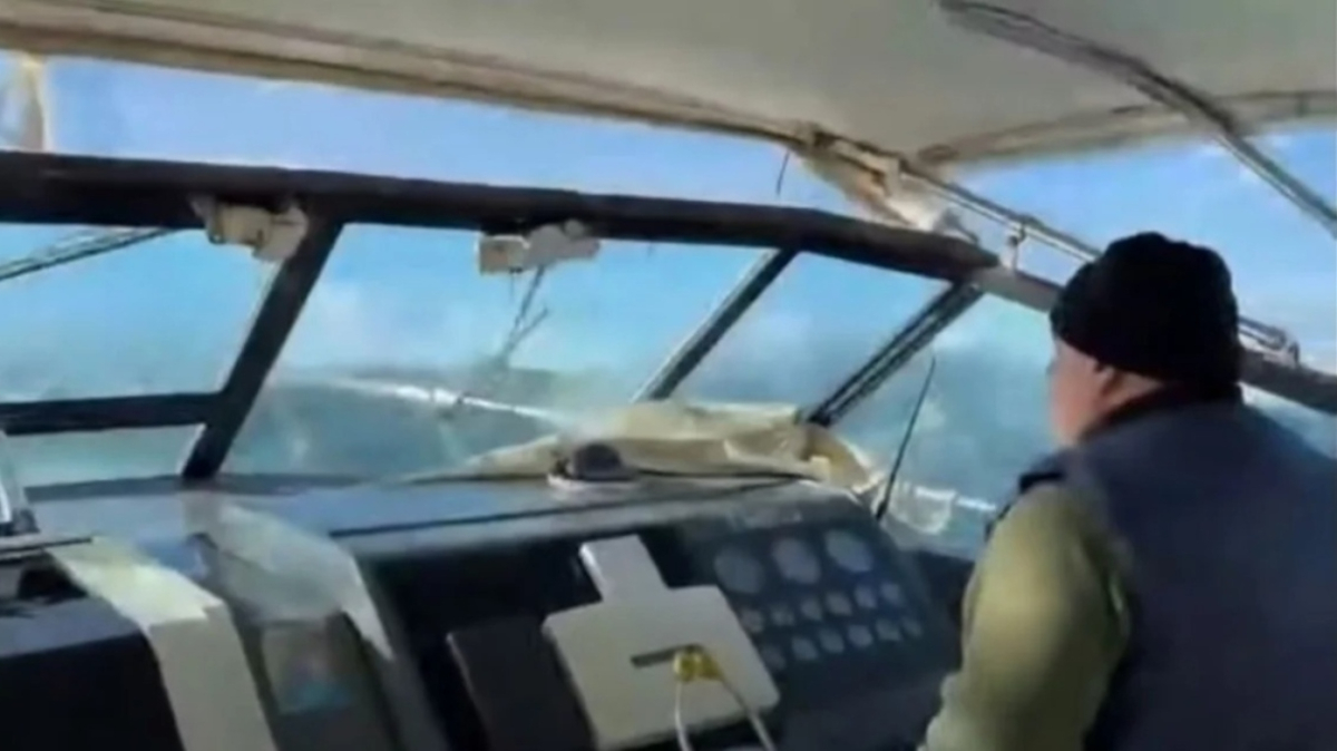 Τιμή στον καπετάνιο που έσωσε 3χρονο από τη Σκιάθο: «Μικρή είναι η ζωή και πρέπει να βοηθάμε»