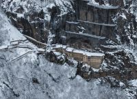 Χιονισμένη Παναγία Σουμελά: Το λευκό θαύμα που μαγνητίζει επισκέπτες από όλο τον κόσμο