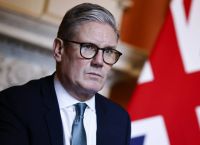 Στάρμερ: «Οι βρετανικές βάσεις μόνο για άμυνα — όχι για επιθέσεις στο Ιράν»
