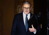 Στάρμερ: Δεν θα συρθούμε σε πόλεμο με το Ιράν –Τα  Στενά Ορμούζ υπό διεθνή παρακολούθηση