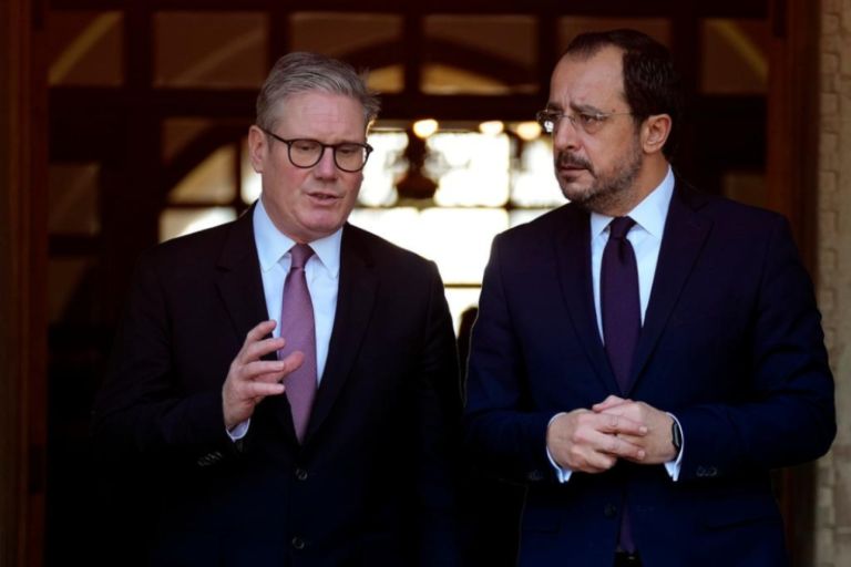 Η Κύπρος στο επίκεντρο: «Όχι» της Βρετανίας σε επιθετικές επιχειρήσεις από τις βάσεις