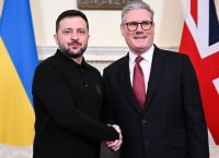 Συνάντηση Στάρμερ–Ζελένσκι στο Λονδίνο με στόχο την ενίσχυση στους τομείς της άμυνας και της βιομηχανίας