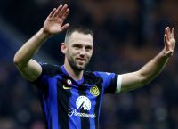 Ολυμπιακός: Στη λίστα ο Στέφαν Ντε Φράι – Ο 34χρονος Ολλανδός στόπερ μένει ελεύθερος από την Ίντερ