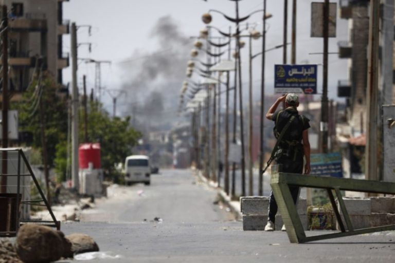 OHE: Πιθανά εγκλήματα πολέμου στη Σουέιντα της Συρίας – 1.700 άνθρωποι έχασαν τη ζωή τους στις συγκρούσεις