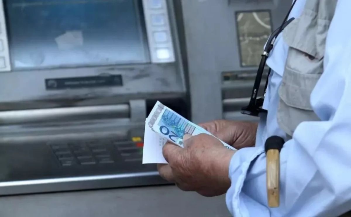 Συντάξεις Μαΐου: Νωρίτερα η καταβολή ποσών – Πότε θα γίνουν οι πληρωμές