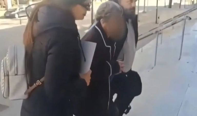 Θεσσαλονίκη: Στα δικαστήρια η 77χρονη σύζυγος του 82χρονου που βρέθηκε νεκρός-Οι κατηγορίες που αντιμετωπίζει