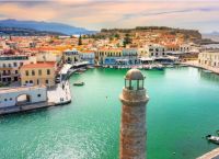 Tourism on a Tightrope: War, Fuel Costs and Cancellations Cloud Easter Travel