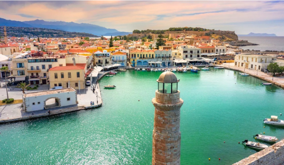 Tourism on a Tightrope: War, Fuel Costs and Cancellations Cloud Easter Travel