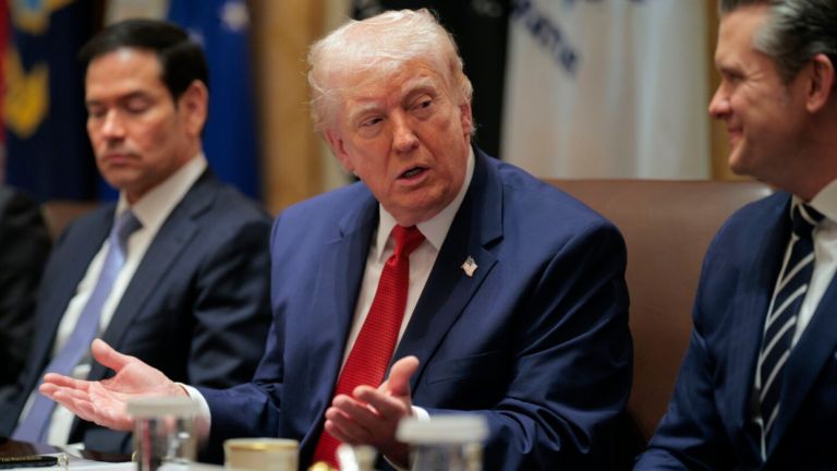 Τραμπ: Το Ιράν έστειλε «σήμα» με 10 πετρελαιοφόρα – Ευκαιρία για διαπραγματεύσεις;