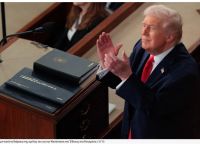 Ο Τραμπ Σταματά την Υπογραφή Νόμων Μέχρι να Περάσει ο Νόμος για την Ταυτότητα Ψηφοφόρου