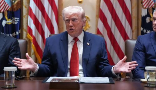 Τραμπ: Παράταση 10 ημερών στην καταστροφή ενεργειακών εγκαταστάσεων στο Ιράν