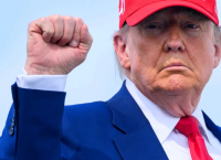 Ο Τραμπ ανεβάζει το θερμόμετρο: «Δεν αποκλείω αποστολή χερσαίων δυνάμεων στο Ιράν»