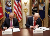 Σύμμαχοι σε Τεντωμένο Σχοινί: Ο Τραμπ Αμφισβητεί την Αυστραλία, ο Αλμπανέζε  Αντιδρά